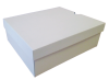 Cipős doboz, felnyíló tetős (350x300x130 mm) hullámkarton felnyíló tetős cipős doboz

Méret :350 x 300 x 130 mm - hullámkarton felnyíló tetős cipős doboz

Anyag: fehér vagy barna mikrohullám karton papír

Felhasználás: cipők, papucsok, csizmák tárolására alkalmas hullámkarton cipős doboz