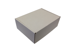 Kis méretű önzáró tároló doboz (200x150x70 mm) Közepes méretű, felnyitható tetejű önzáródó hullámkarton tároló doboz

Felhasználás: 
Ajándéktárgyak, szerszámok, szerelvények, egyéb kisméretű tárgyak tárolására alkalmas közepes méretű önzáródó hullámkarton tároló doboz.

Méret: 200 x 150 x 70 mm - hullámkarton tároló doboz

Anyag: mikrohullám karton papír
Színek: 
alap: barna, fehér
színes: bordó, fekete, kék, zöld