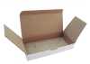Kis méretű önzáró tároló doboz (160x75x22 mm) Kis méretű, felnyitható tetejű önzáródó hullámkarton tároló doboz

Felhasználás: 
Ajándéktárgyak, szerszámok, szerelvények, egyéb kisméretű tárgyak tárolására alkalmas közepes méretű önzáródó hullámkarton tároló doboz.

Méret: 160 x 75 x 22 mm - hullámkarton tároló doboz

Anyag: mikrohullám karton papír
Színek: 
alap: barna, fehér
színes: bordó, fekete, kék, zöld